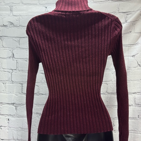Apostrophe sparkly burgundy ribbed turtleneck sweater - Picture 5 of 6